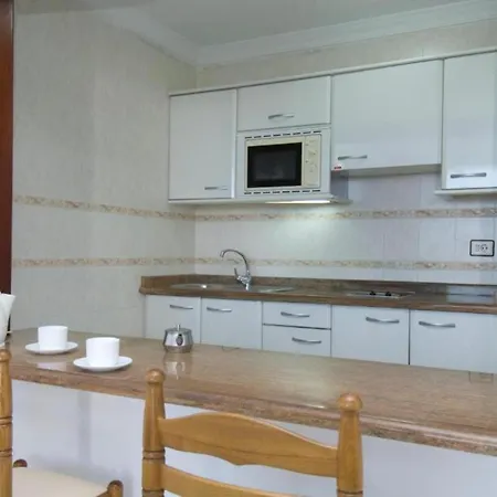 One Bedroom With Wifi And Pool, Close To The Beach Puerto Del Carmen * Пуерто-дель-Кармен